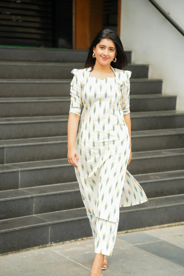 MAhiya Simple And Elegant Cotton Kurti & Pant