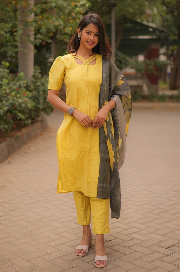 Sunray Grace Kurti Set – Mustard Cotton Charm